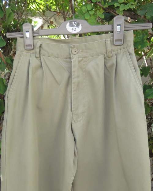Boy`s 100% cotton moss green baggy pants for 9-10 yrs old by RADIO CLO.Company  U S .As new