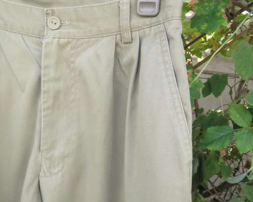 Boy`s 100% cotton moss green baggy pants for 9-10 yrs old by RADIO CLO.Company  U S .As new