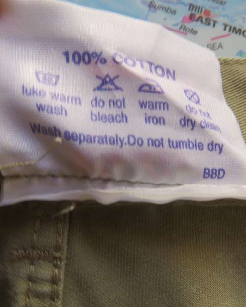 Boy`s 100% cotton moss green baggy pants for 9-10 yrs old by RADIO CLO.Company  U S .As new