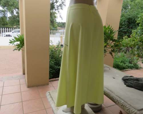 Lemon yellow ankle length A-Line paneled skirt with olive green edging in panels.Size 34/10.As new