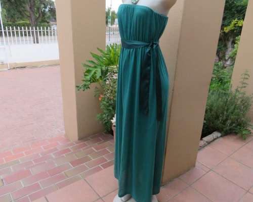 Fabulous strapless jade colour maxi dress fully lined size 34/10.Elasticated waist.Satin belt.As new