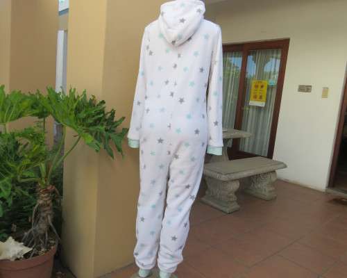 Warm and cost ladies hooded onesie pajamas in white with star pattern.Size 34 to 36.New condition.