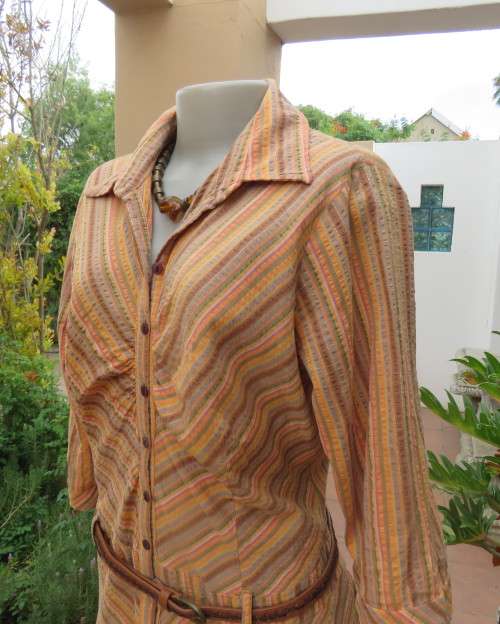 Unique long striped button down top in autumn colours and gold thread.By FOSHINI size 40/16.Hip band