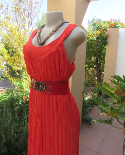 Stunning scarlet red long evening dress in sheer creased polyester with lining.Size 42/18 by OASIS.
