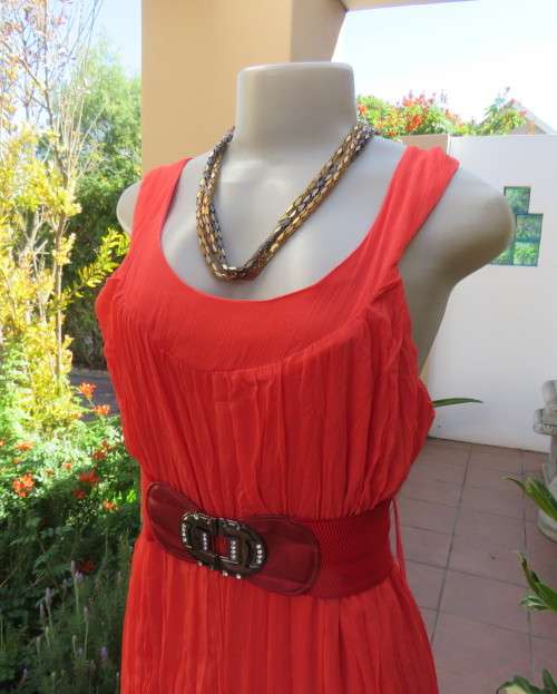 Stunning scarlet red long evening dress in sheer creased polyester with lining.Size 42/18 by OASIS.