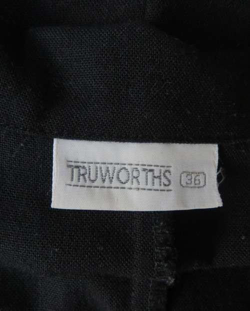 Elegant black long sleeve viscose/poly jacket size 36/12 by TRUWORTHS.Three dummy pockets.As new