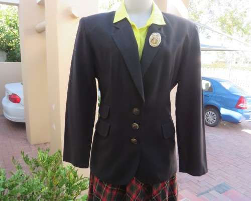 Elegant black long sleeve viscose/poly jacket size 36/12 by TRUWORTHS.Three dummy pockets.As new
