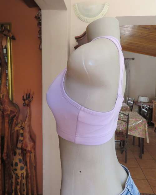 Soft lilac sports bra size 32 by MAXED in stretch polyester fabric. As new