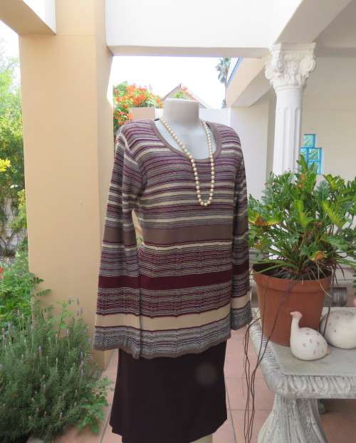 Smart long knitted pullover top in maroon,brown,cream and gold thread acrylic/polyester.Size 38/14.