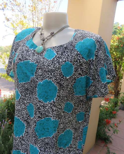 STUDIO-1 silky polyester black-white dropped waist vintage dress with jade flowers Size 36.