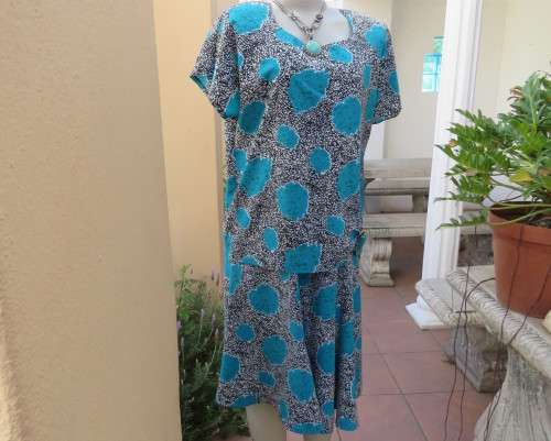 STUDIO-1 silky polyester black-white dropped waist vintage dress with jade flowers Size 36.