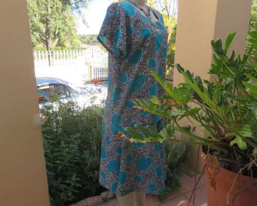 STUDIO-1 silky polyester black-white dropped waist vintage dress with jade flowers Size 36.