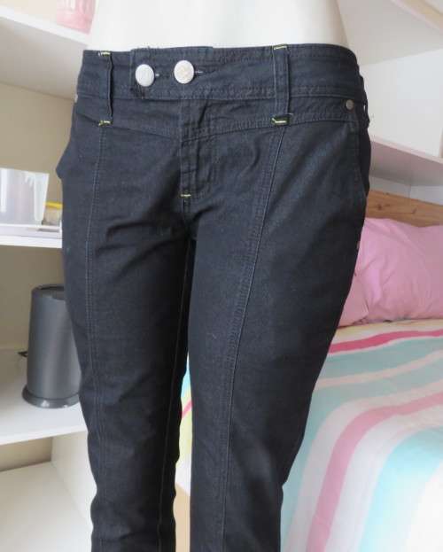 Sexy casual black low rise skinny leg stretch polycotton pants.By RT size 38/14.New condition.