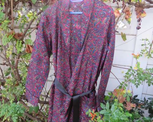 Handsome dark red/navy paisley patterned fold over long sleeve men`s night gown.Size S by SKIPPER