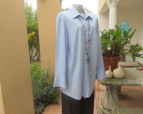 Beautiful slightly creased blue/white small check long sleeve button down top.Size 44/20.As new