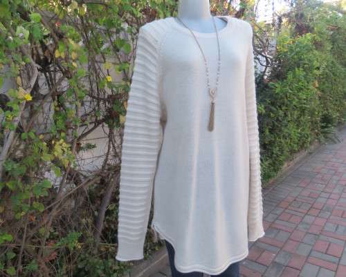 Stunning extra long soft cream acrylic knit long raglan sleeve slip over cardigan. Size 42/18.As new