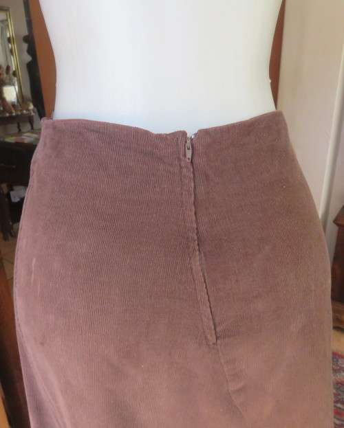 Unique curve paneled brown 100% cotton corduroy skirt with flare frilled seam.Size 38/14.As new.