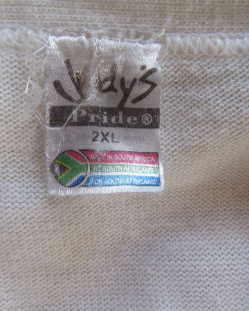 Simply classic acrylic knit cover up white top/jacket with elbow length sleeves.Size 42/18, As new