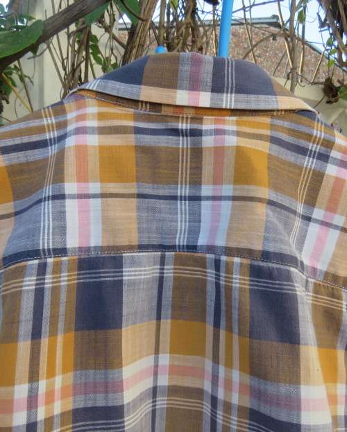 Handsome DAVID JONES short sleeve pure cotton checked shirt in rust/navy/white. Size X Large.As new.