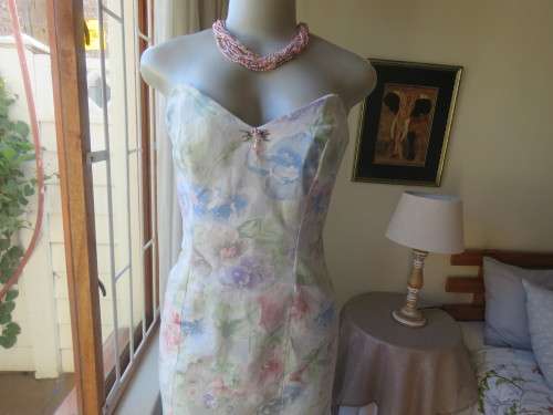 Strapless figure hugging tasteful printed special occasion long dress and bolero size 36/12 As new.