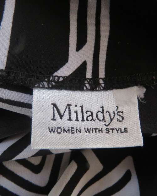 Sleek monochrome ankle length polyester dress in geometric print.Cowl neckline.Size 36/12  MILADY`S