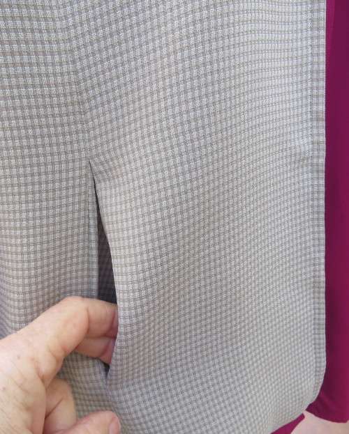 Smart zip up sleeveless waistcoat in wheat/beige check size 36/12.Textured polycotton.New