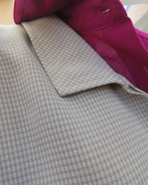 Smart zip up sleeveless waistcoat in wheat/beige check size 36/12.Textured polycotton.New