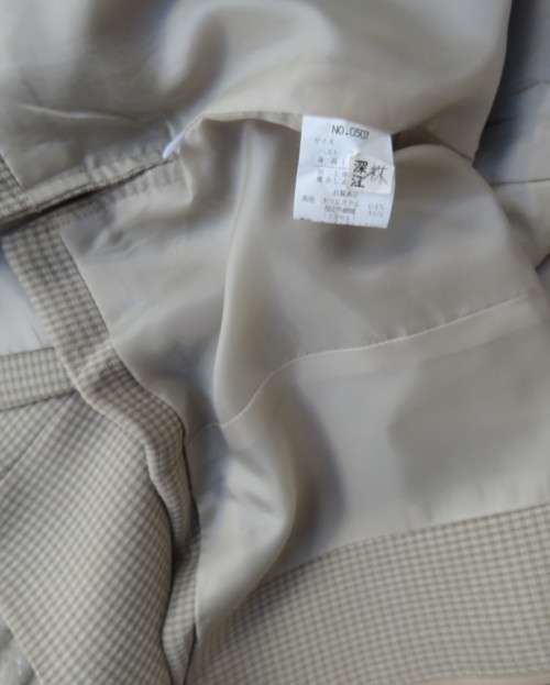 Smart zip up sleeveless waistcoat in wheat/beige check size 36/12.Textured polycotton.New