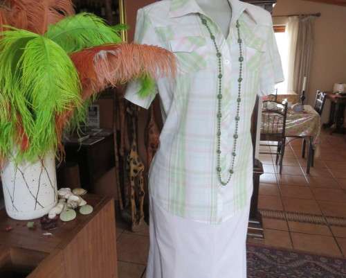 Casual short sleeve white/pink/green check open collar 100% cotton shirt.Size 40/16. As new.