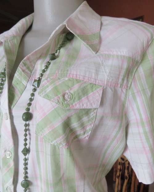 Casual short sleeve white/pink/green check open collar 100% cotton shirt.Size 40/16. As new.