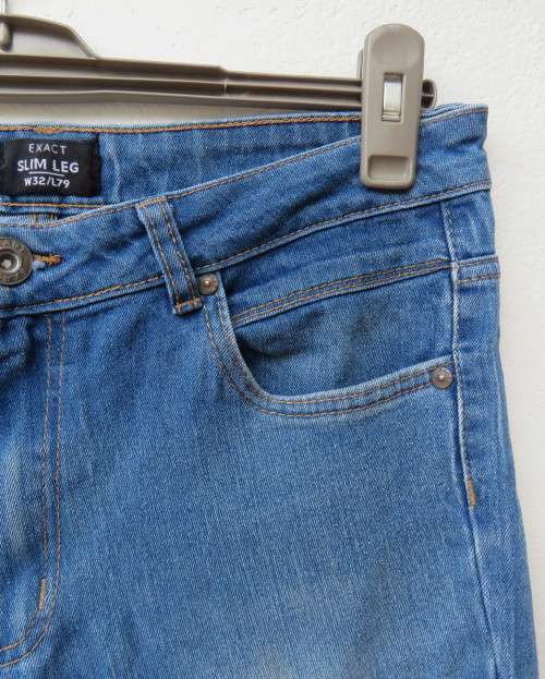 Men`s slim leg blue denim stretch jeans size 32 by EXACT. Pockets back/front. Very good condition.