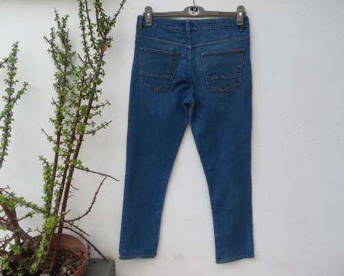 Men`s slim leg blue denim stretch jeans size 32 by EXACT. Pockets back/front. Very good condition.