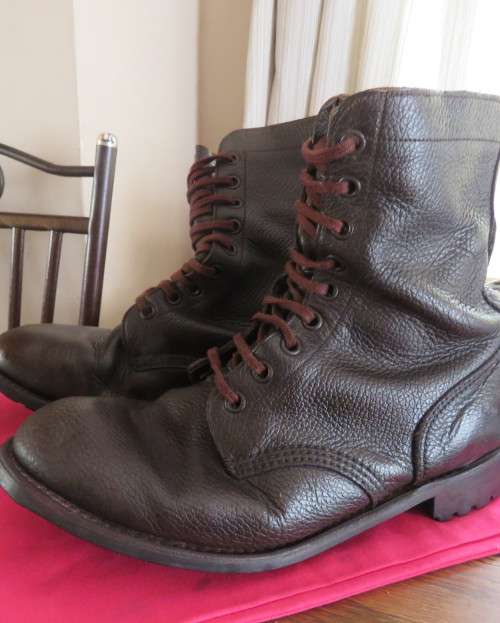 Pair SADF brown genuine leather army boots size 10 by DWS issued 2009.Army size 285M.As new cond.