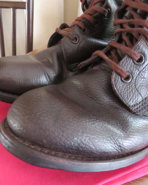 Pair SADF brown genuine leather army boots size 10 by DWS issued 2009.Army size 285M.As new cond.