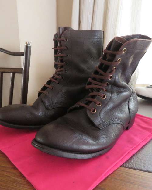 Pair SADF brown genuine leather size 10 army boots by DWS issued 2010.Army size 285M.Very good cond.