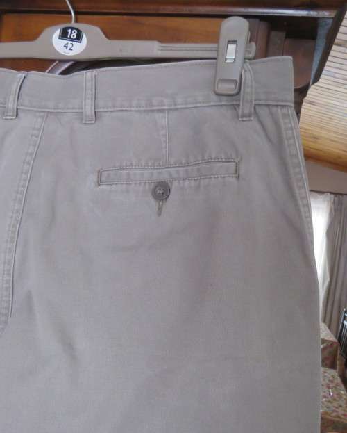 STONE HARBOUR taupe colour 100% cotton Men`s pants size 36/92.Side/back pockets. Very good cond.
