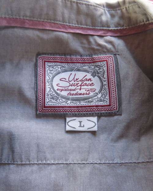 Chic silvergrey button down V neck top with narrow collar. Tucked bust fronts.By URBAN SURFACE 36