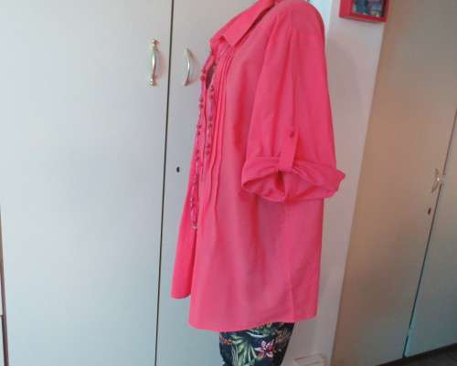 Fabulous crimson button down top/shirt collar with tucked front.By DONATELLA size 48/24.As new