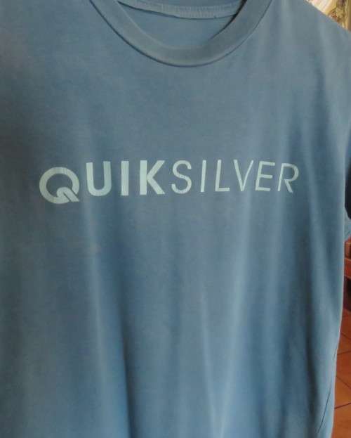 QUIKSILVER steel blue short sleeve T shirt for boy 13 to 14 yrs old. 100% cotton.Very good cond.