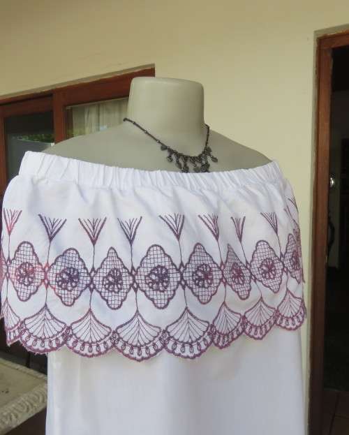 Stunning white sleeveless cotton off shoulder top. Scallop mulberry embroidered frill.Size 40/16.