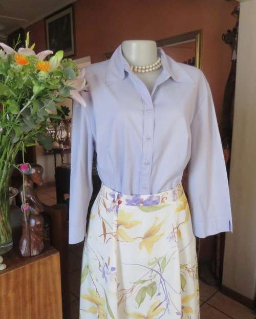 Smart FRED DAVID long sleeve lilac button down blouse with shirt collar.Size 44/20.From USA. New con