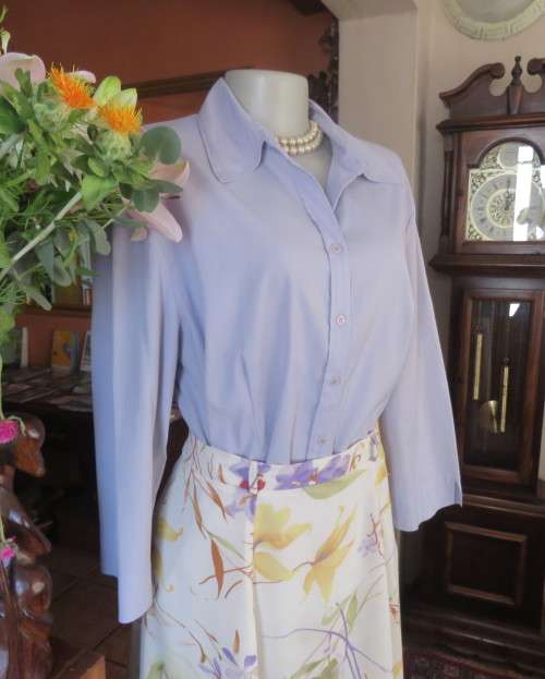 Smart FRED DAVID long sleeve lilac button down blouse with shirt collar.Size 44/20.From USA. New con
