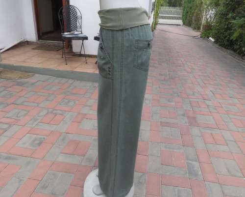 Comfy wide legged olive green linen/cotton blend size 38 pants by WOOLWORTHS.Stretch f/o waistband.