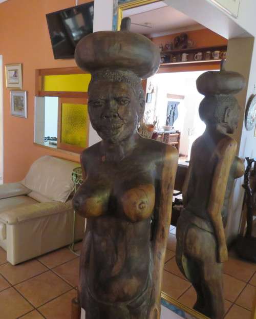 Piece of art!! Hand carved 1.62 meter high wooden statue of African woman. Very Heavy! Hard wood.