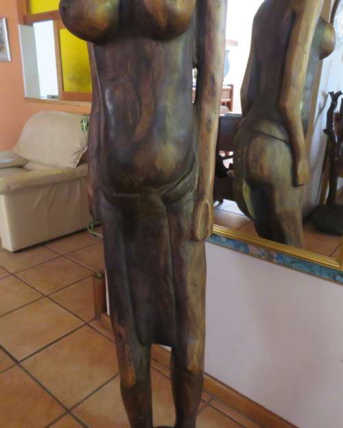 Piece of art!! Hand carved 1.62 meter high wooden statue of African woman. Very Heavy! Hard wood.