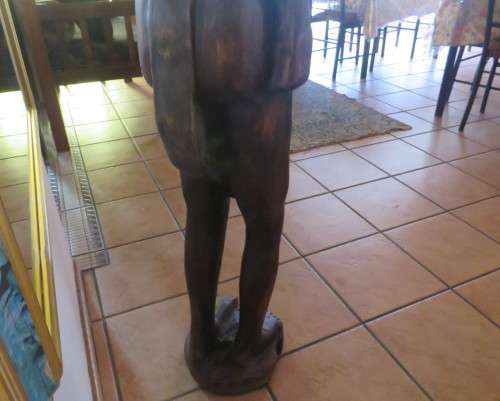 Piece of art!! Hand carved 1.62 meter high wooden statue of African woman. Very Heavy! Hard wood.