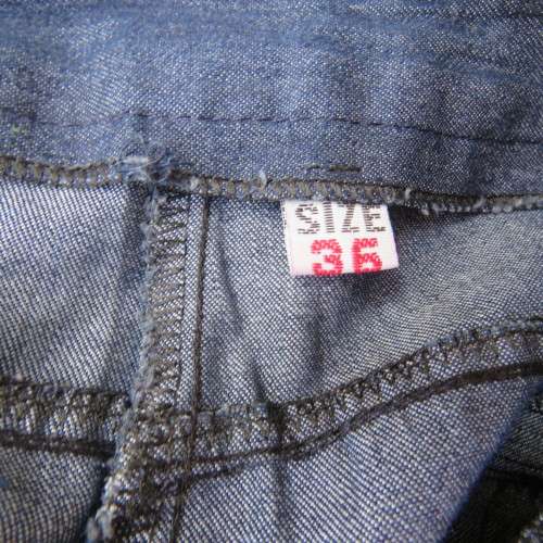 Sexy navy polycotton bootlegged hipster style pants size 36/12. Front cargo pockets. Dummies back.