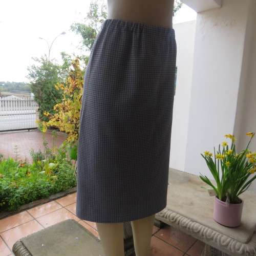 Fabulous navy/light blue fine check A-Line skirt in crimplene. Elasticated waist. Size 42. As new