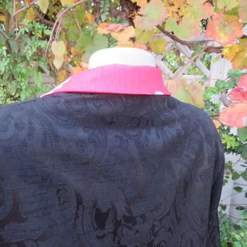 Stunning black boutique made brocade fully lined long sleeve collar less jacket. Size 42/18.New cond