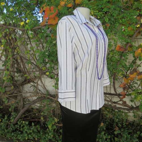 Classic white polycotton button down top with black embossed stripes. 3/4 sleeves. By EXACT size 40.